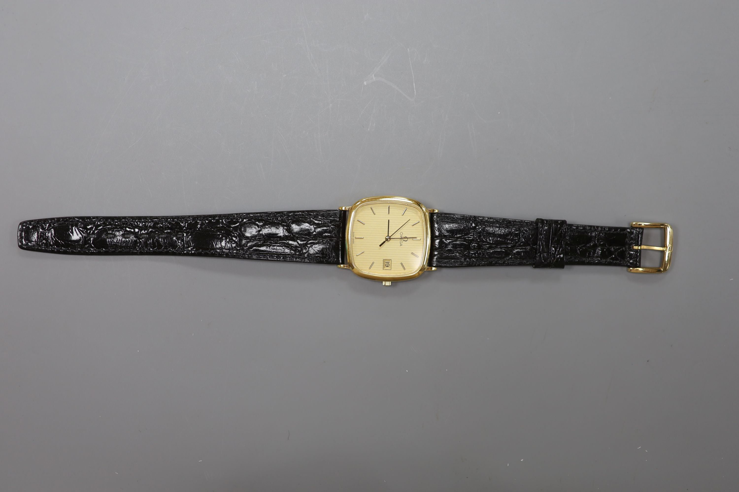 A gentleman's modern steel & gold plated Omega quartz dress watch, on associated strap, case diameter 31mm.